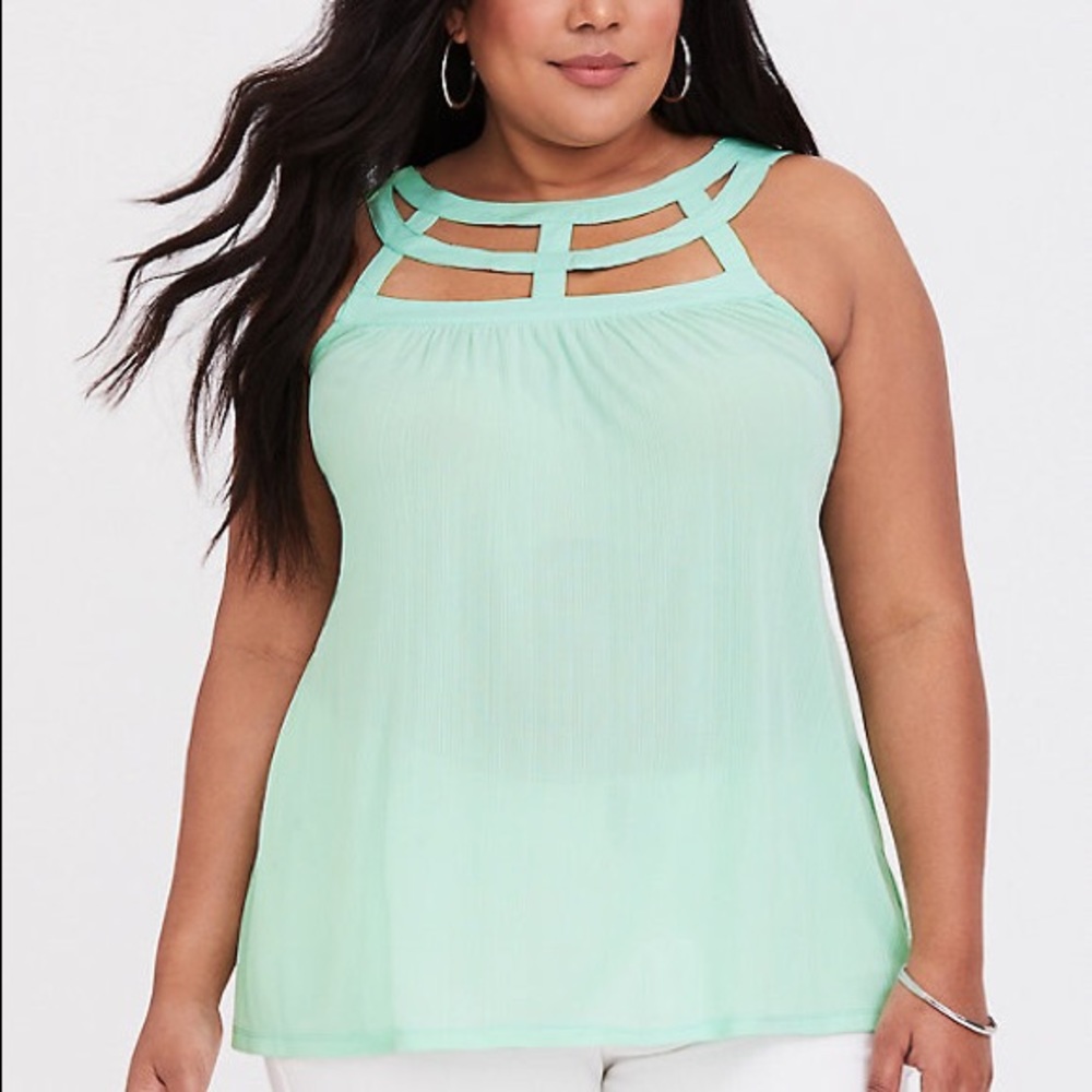 Sleeveless cage front blouse